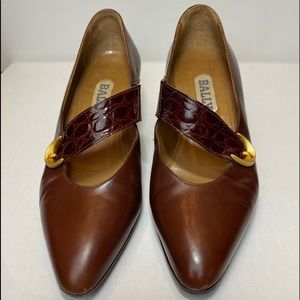 Bally Block heel Brown Aligator pattern cross strap kitten Heel  size 5